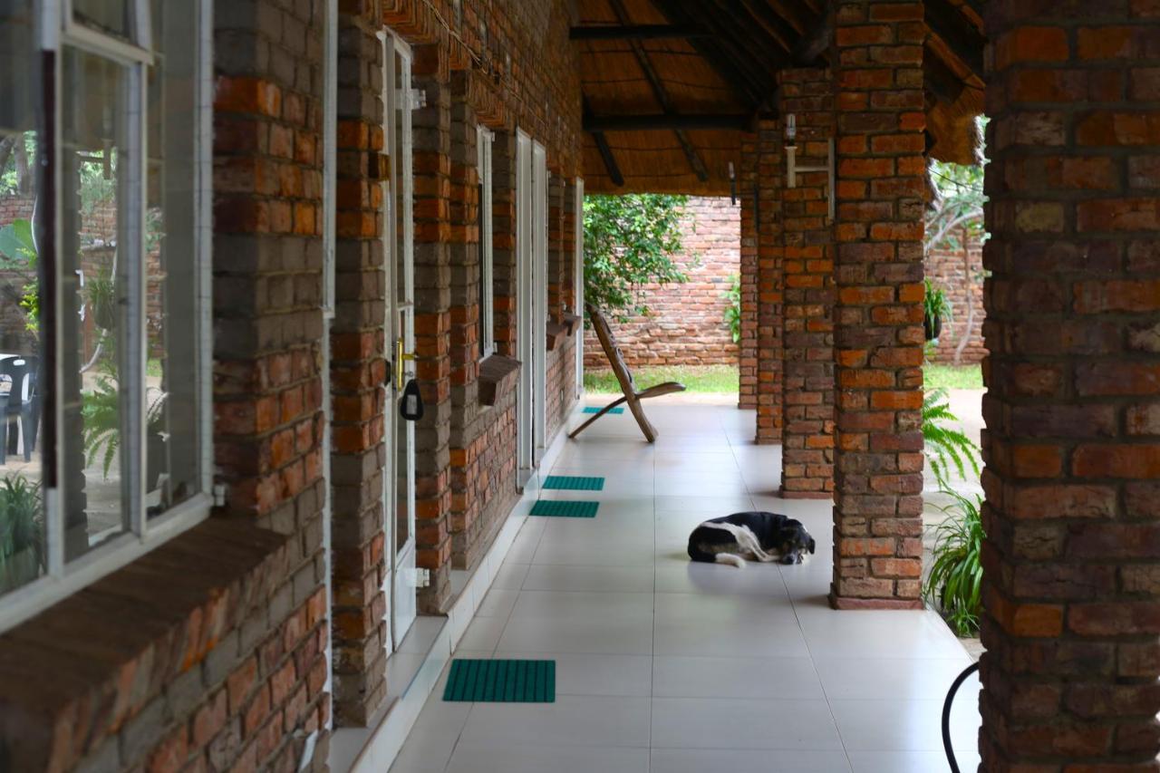 Mawuya Lodge ヴィクトリア・フォールズ エクステリア 写真