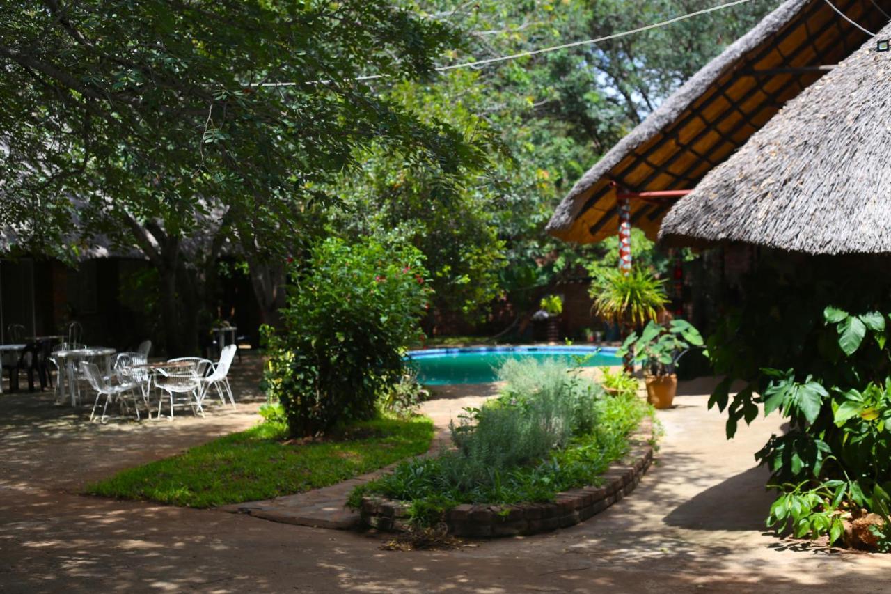 Mawuya Lodge ヴィクトリア・フォールズ エクステリア 写真