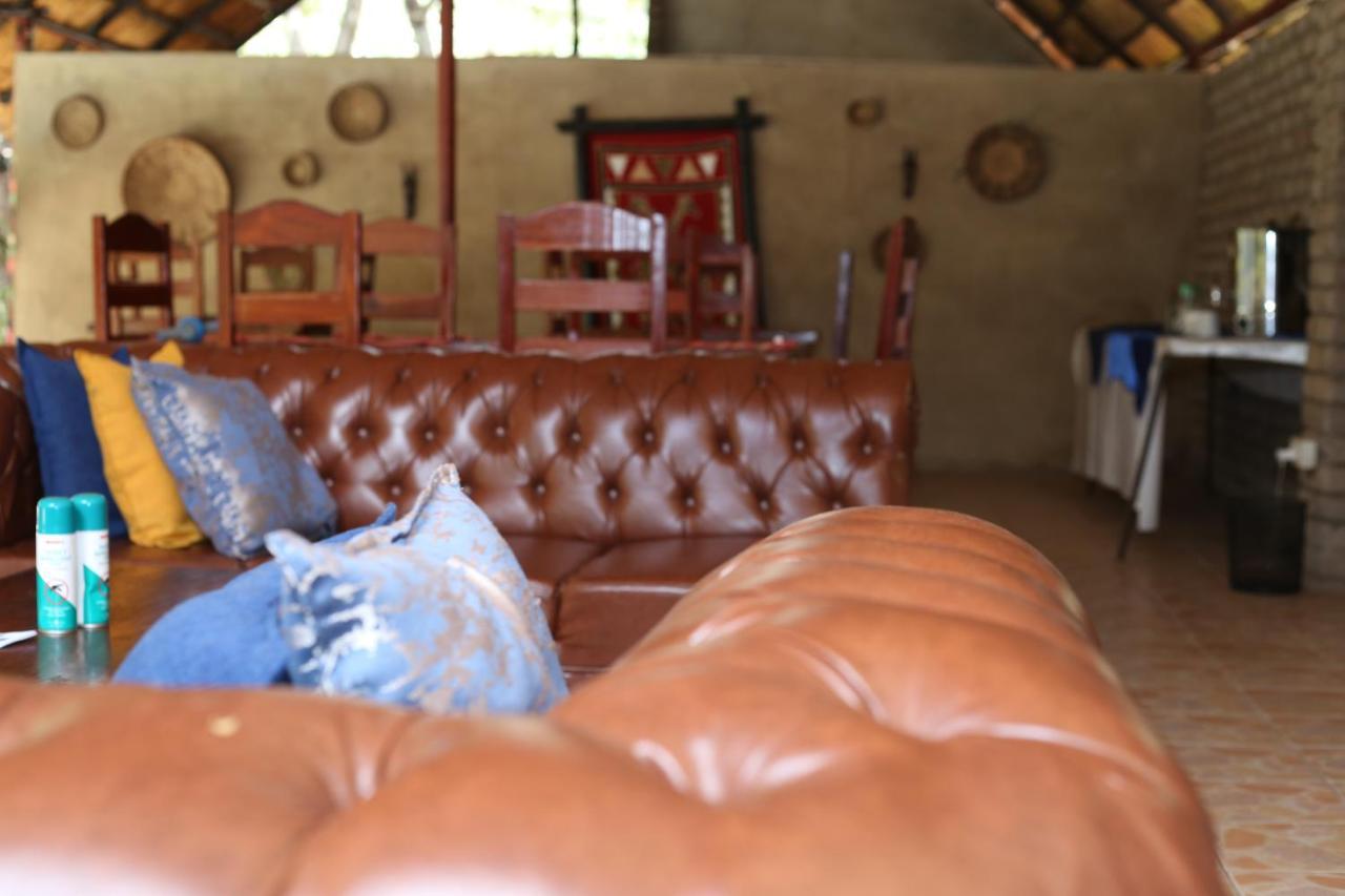 Mawuya Lodge ヴィクトリア・フォールズ エクステリア 写真