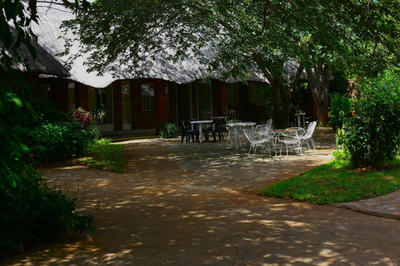Mawuya Lodge ヴィクトリア・フォールズ エクステリア 写真